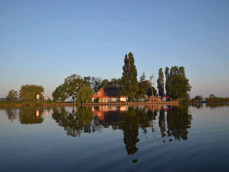 Vrijzicht gezien vanaf het water